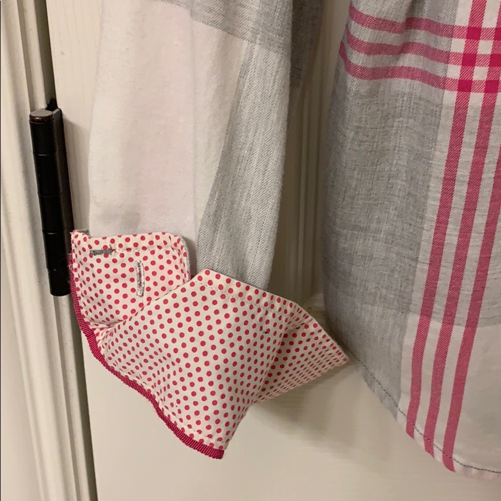 Button down - Picture 2 of 3
